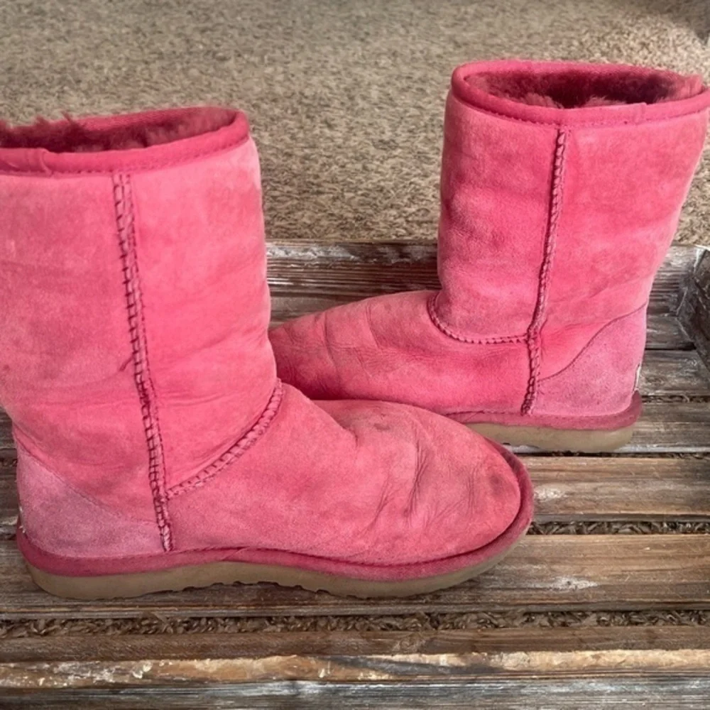 Womens Size 5 Raspberry UGG Short‎ Boots - Picture 5 of 5